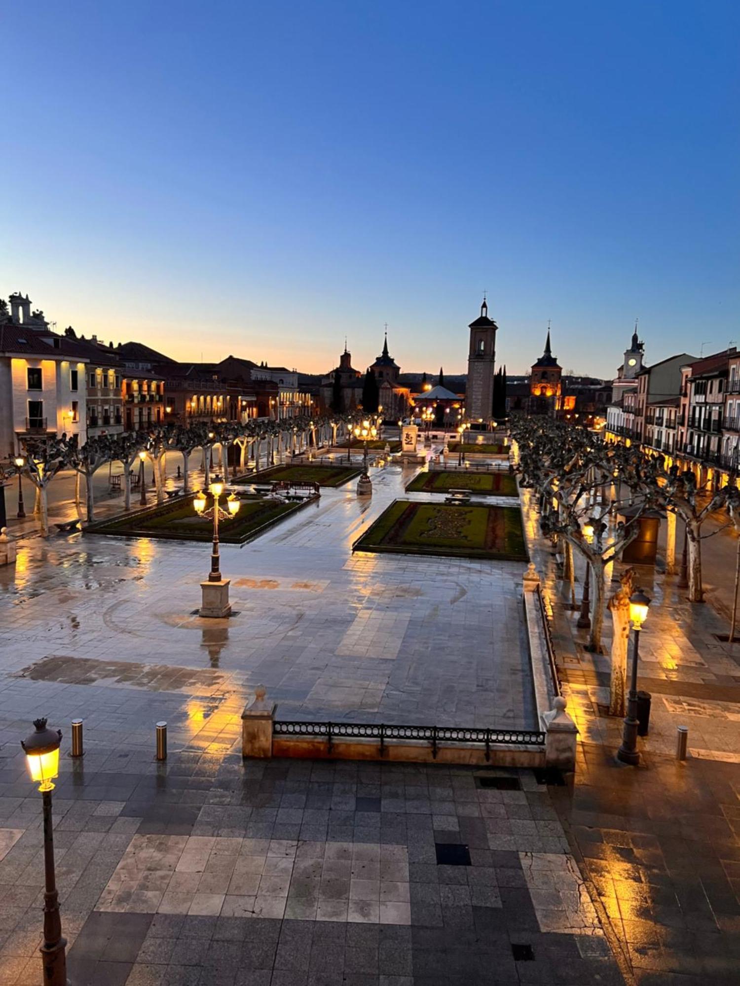 Sonar En La Plaza Cervantes 1 Alcalá de Henares Exteriér fotografie
